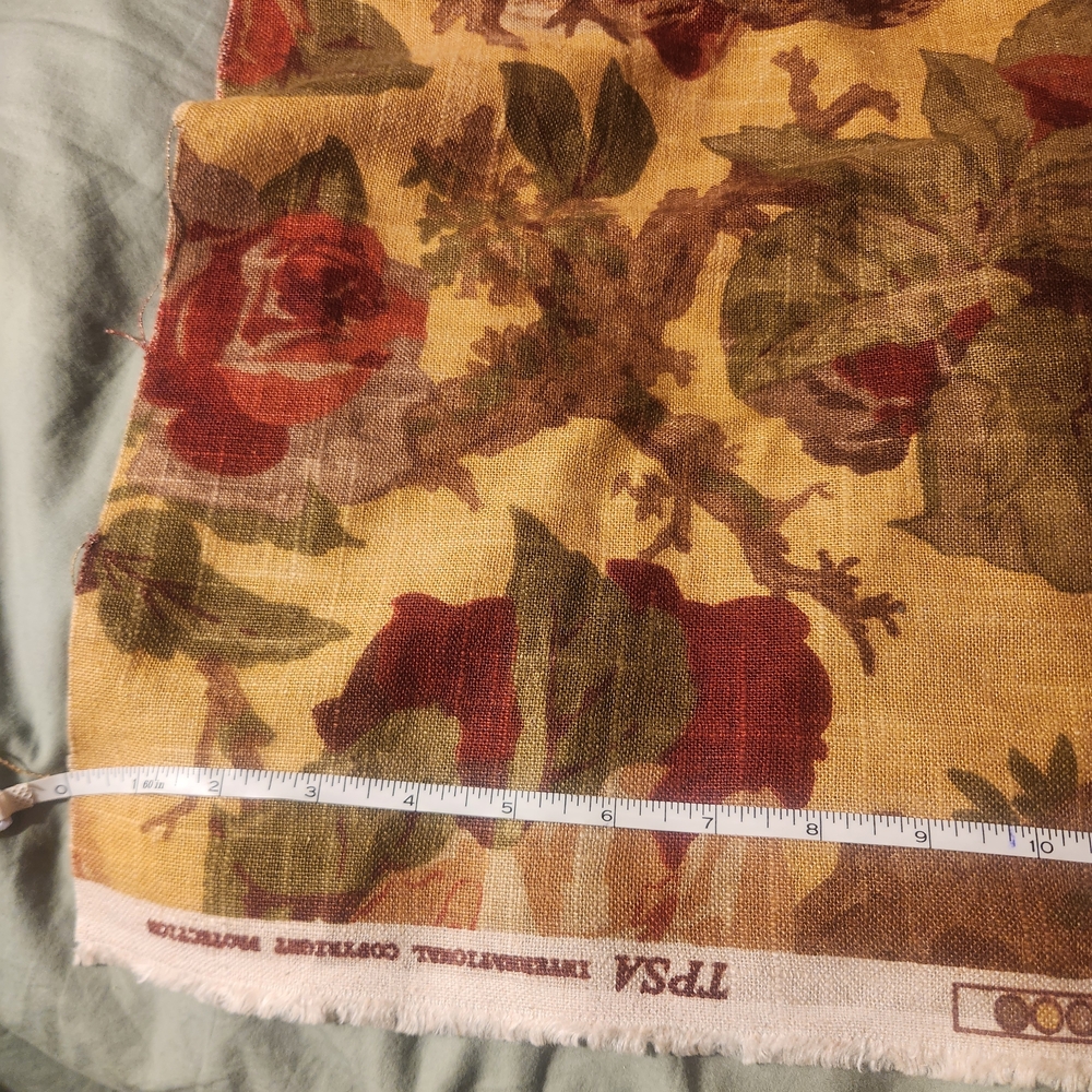 Floral Patterned Heavy Linen Fabric in Red, Green and Yellow. - Picture 2 of 14